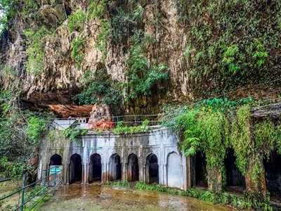 pandav-falls-eriline-resort